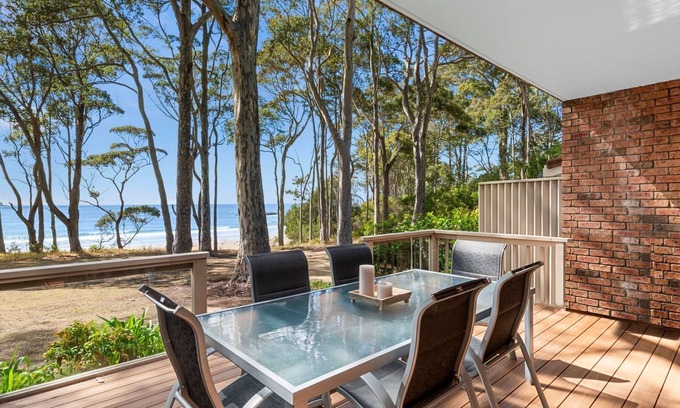 Denhams Beach Apartment | Denhams Beach Waterfront