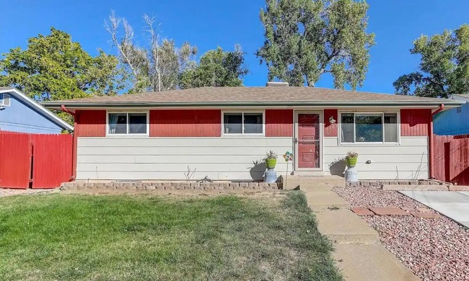 College View Apartment | Denver Basement Apartment