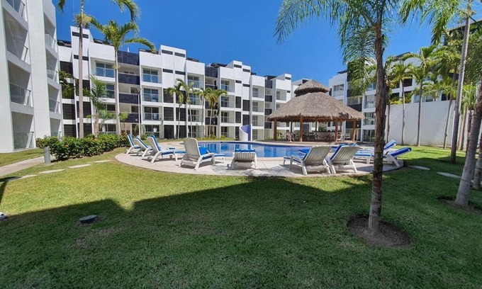 Manzanillo Apartment | Departamento de lujo en Manzanillo, planta baja frente a la alberca