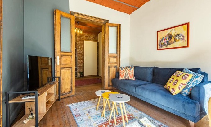 Pera Apartment | Deren's Home