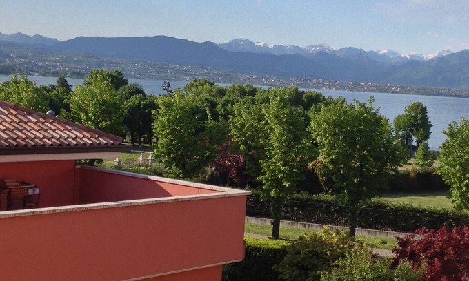 Rivoltella Apartment | Desenzano, Rivoltella, a few steps away from the lake