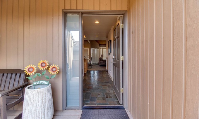 Redmond Condo | Deschutes River View Condo Eagle Crest - 3 bdrm 2 bth with Deschutes River View