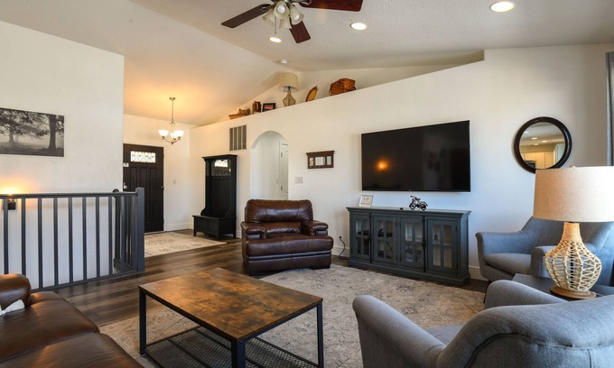 Moab South Valley House | Desert and Mountain Views from this large home set up to be your Moab home base