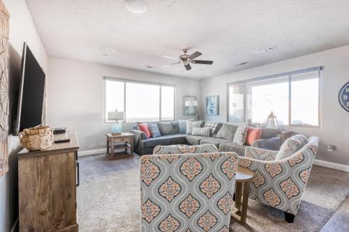 Santa Clara House | Desert Escape Paradise Village 93