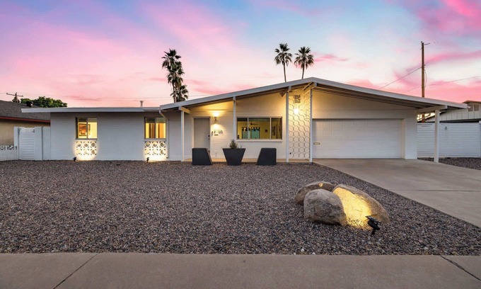 Village Grove House | Desert Mirage: Retro Chic w/Pool, Grille & Bocce