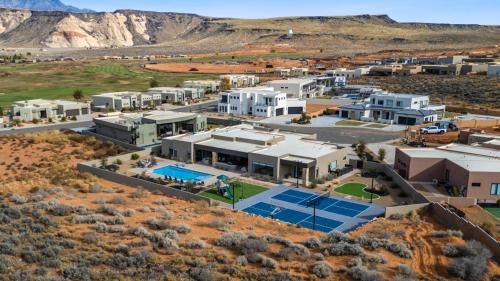 St. George House | Desert Mirage