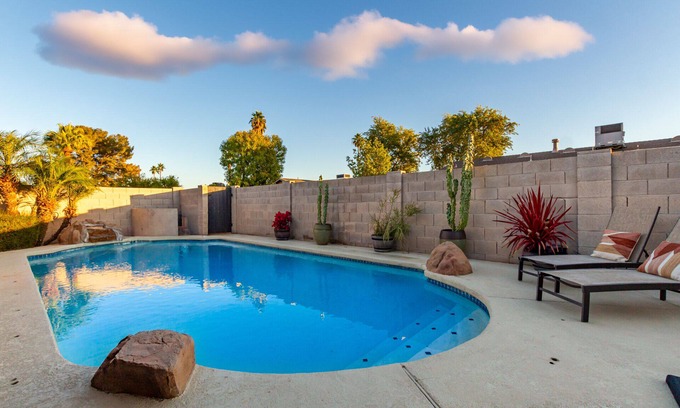 Pointe Scottsdale House | Desert Modern - Old Town Scottsdale! Pool and Hot Tub! Game Room!