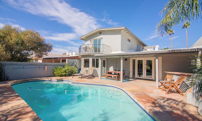 Shalimar House | Desert Oasis on Shalimar Golf Course, Pet Friendly