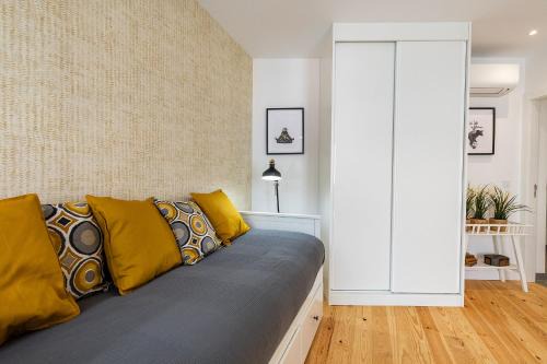 Belem Apartment | Design and bright studios near Pastéis de Belém