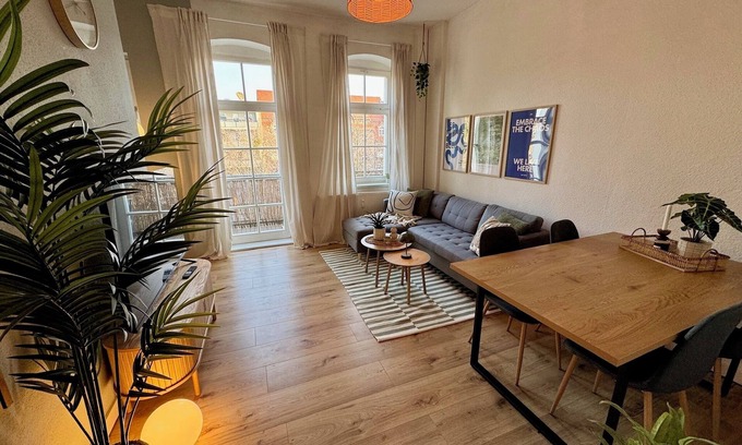 Friedrichstadt Apartment | Design Apartment I Center I Green