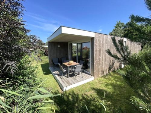 Sint Maartensvlotbrug Ski Chalet | Design Cabin Sint Maartenszee