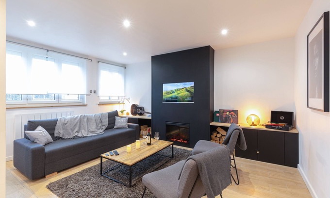 Saint-Martin-du-Littoral Apartment | DESIGN - CITY CENTER - 3 MIN BEACH - BOX