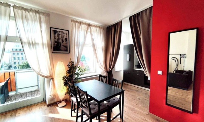Friedrichstadt Apartment | Design Studio I Center I RED