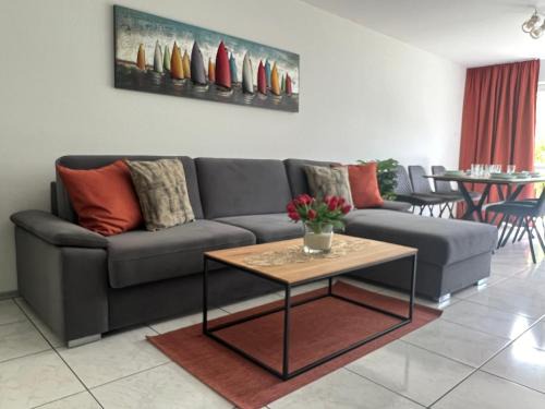 Radolfzell am Bodensee Apartment | Design-Terrasse-7 Personen-Netflix-Garage-Seenah