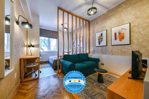 Old Town Apartment | Designer Central Getaway