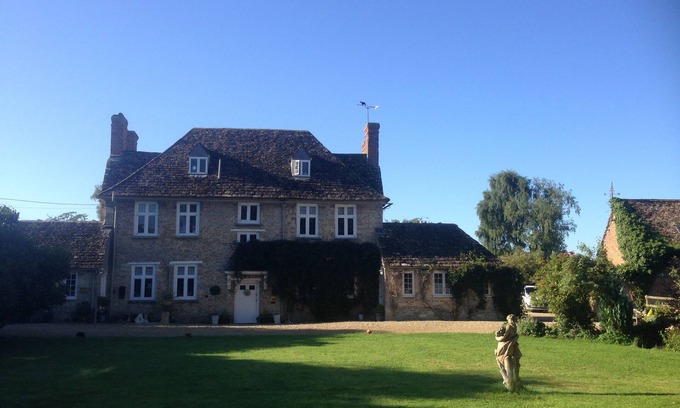 Buscot House | Designer House at Buscot Manor