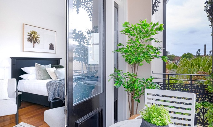 Glebe Apartment | Designer Styled Studio in Central Trendy Glebe