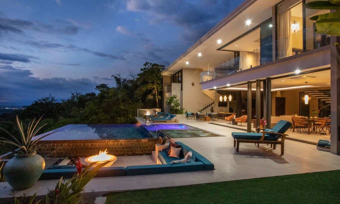 El Cerro Villa | DESIGNER VILLA W/EXHILARATING OCEAN VIEWS -