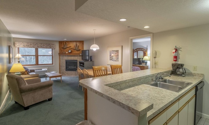 North Woodstock Condo | Desirable Deer Park Unit across from Rec. Center and Outdoor Swimming Pond! (DP166D)