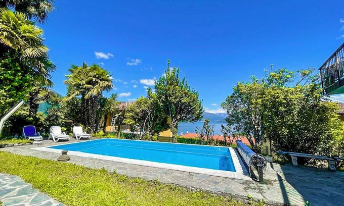 Germignaga House | Detached 4½-room house with pool and fantastic lake view