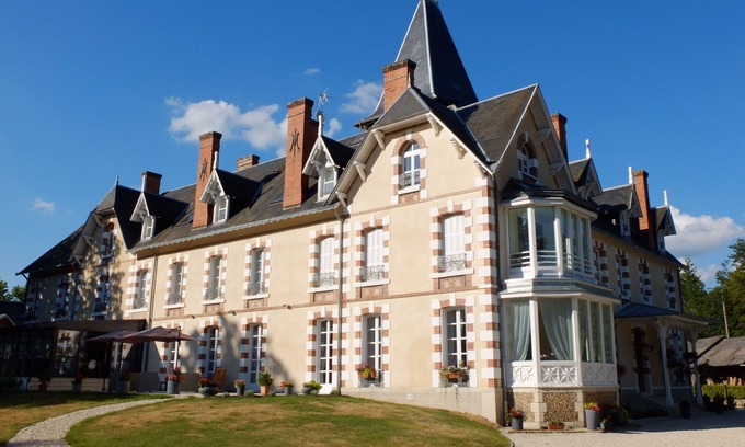 Neuvy-sur-Barangeon Apartment | detached cottage in the castle in Sologne (18)