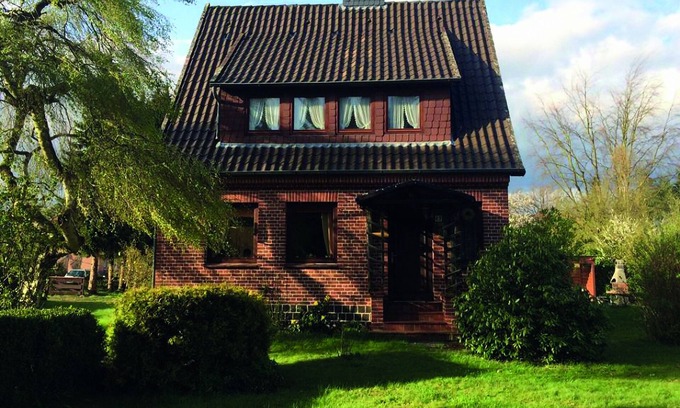 Bergen House | Detached, cozy holiday home with a big garden