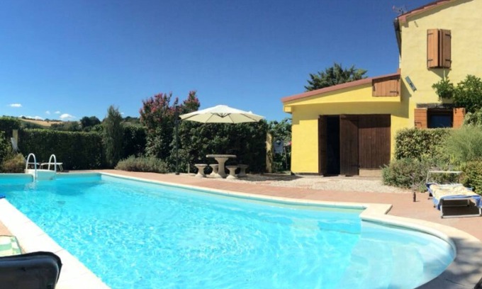 Ancona House | Detached farmhouse with pool Sleeps 6 Arcevia