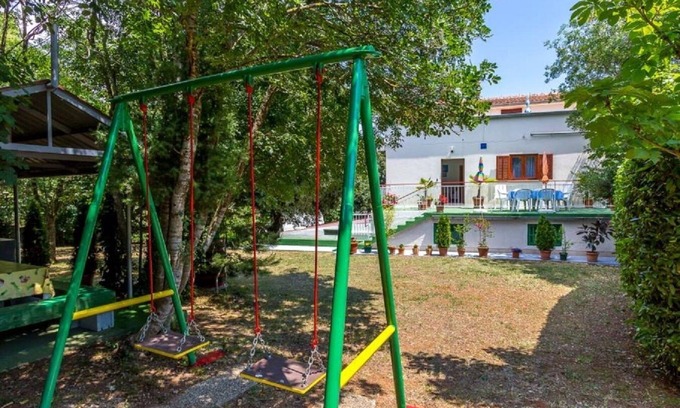 Vinkuran House | Detached holiday home with parking and BBQ
