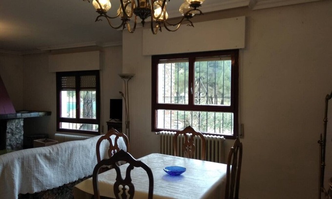Laguna de Duero Ski Chalet | Detached house 8 km from Valladolid. Tranquility, surrounded by pine trees.