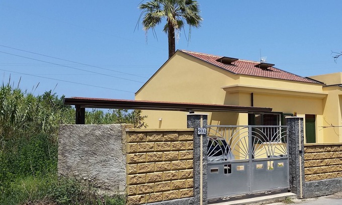 Milazzo Villa | Detached house with garden