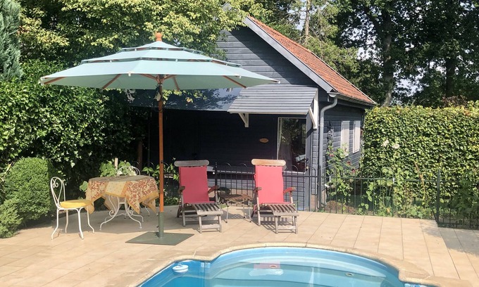 Den Dolder Cottage | Detached house with swimming pool in a protected natural area