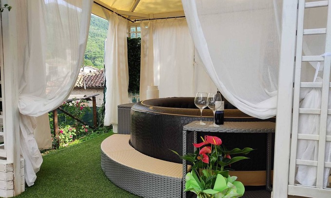 Gallicano House | DETACHED HOUSE WITH PRIVATE GARDEN