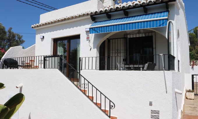 Paichi Villa | Detached villa walking distance to town, supermarket & beach, com. pool & tennis