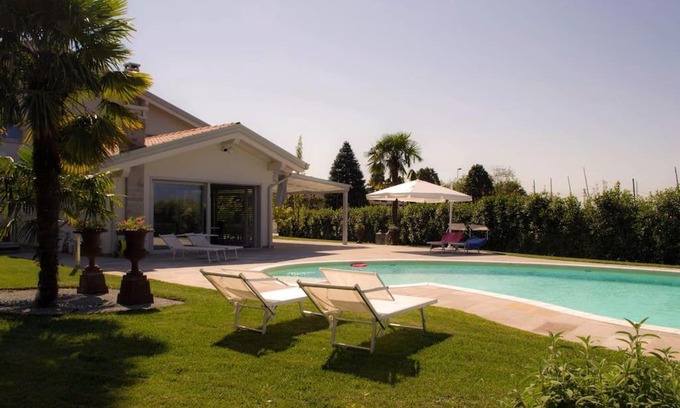 Lugo di Vicenza Villa | Detached Villa with pool in Veneto