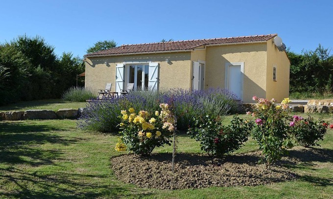Cailhau House | Detached villa with private garden, panoramic views of the Pyrenees