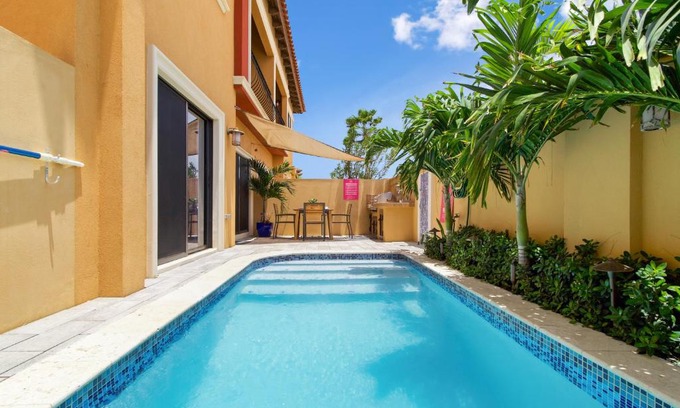 Gold Coast Apartment | Diamante 235-A