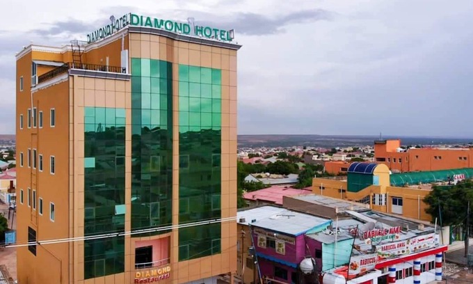 Hargeysa Hotel | Diamond Hotel Hargeisa hasa full Restaurant open 24/7. All staff speaks English.