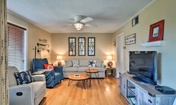 Diamondhead Condo | Diamondhead 1st Floor Condo w/Priv. Balcony Community Pool