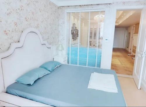 Gu Lou Apartment | Ding Ding Warm Home