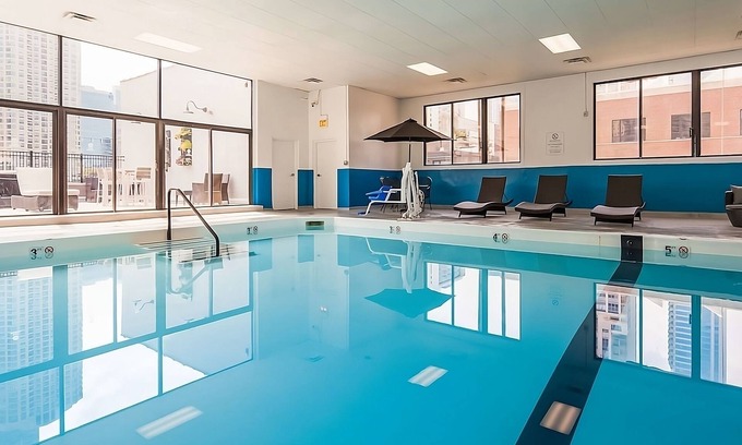 Downtown Chicago Hotel | Dip into Heated Pool & Relax in 2 Modern Rooms | Walk to Chicago Riverwalk