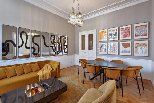 Wahring Apartment | Diplomatic district apartment, 6 stops to center