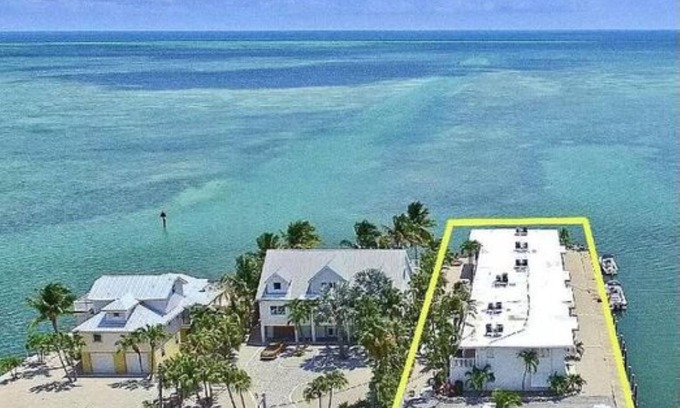 Marathon Condo | Direct Atlantic Ocean as new with possible dock. Min 28-day rental.
