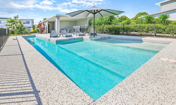 Mountain Creek Apartment | Direct Collective - Breeze on Brightwater