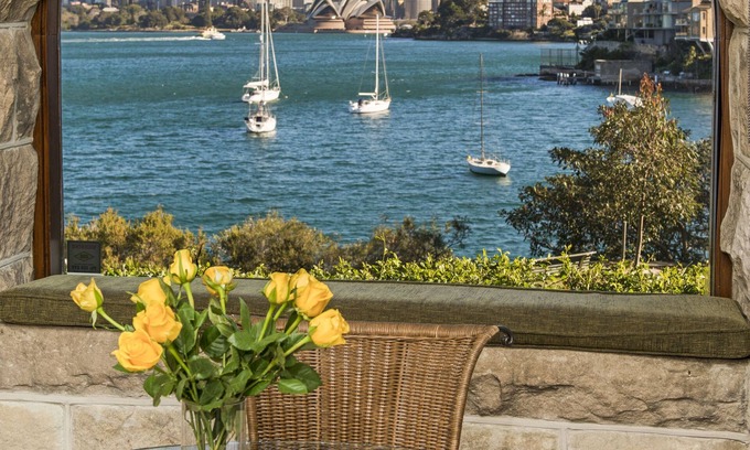 Cremorne Point Apartment | Direct Harbour Foreshore Stay ⛵– Iconic Sydney Opera House & Harbour Views