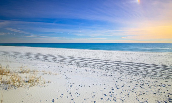 Bel Air House | ~Direct PCB Beachfront Beautiful Townhome Quiet Area Sleeps 6~