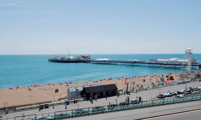 Kemptown Apartment | Direct Sea Views, Seafront Location & Free Parking