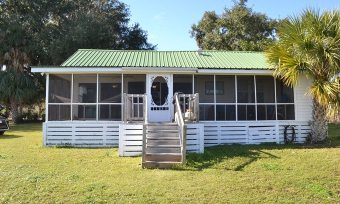 Sunbury Cottage | Direct Waterfront w/Private Dock! Fisherman's Cottage at Sunbury-Near Savannah