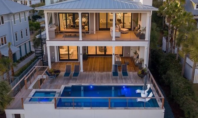 Isle of Palms House | 🌅DISCOUNTS! Rare 2nd Row, Luxury Home across from ocean 🌊, Pool, Hot Tub, Elevator