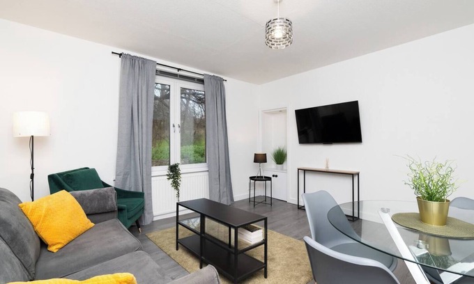Dunfermline Apartment | Discover comfort at our 2-bedroom home in Dunfermline, offering 3 beds for a relaxing stay