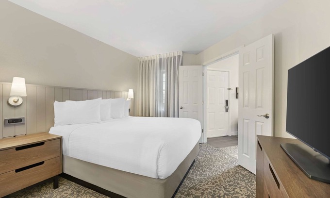 Herndon Apartment | Discover Herndon's Charm! All-Suite Airport Hotel with Free Airport Shuttle!